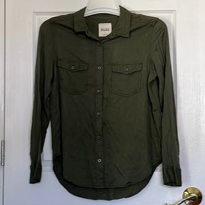 Mudd Green button down long sleeve shirt